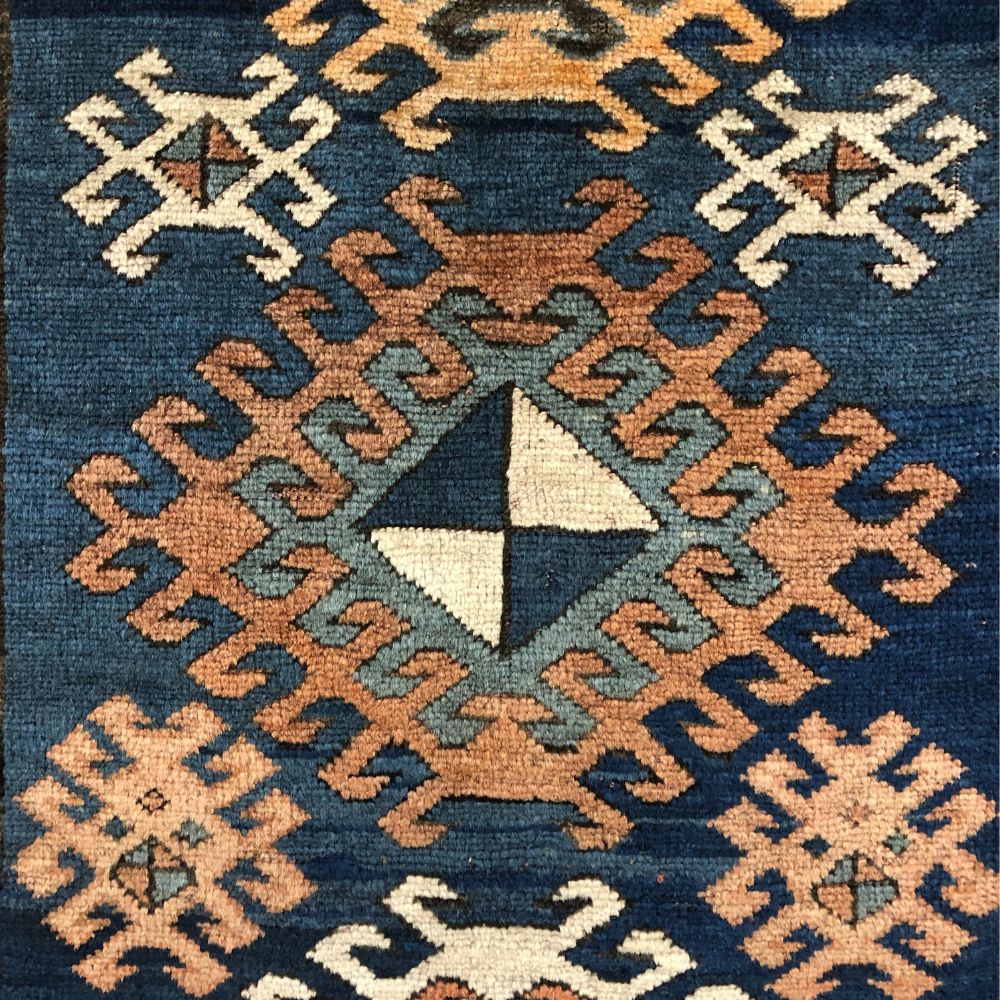 Caucasian Rugs - Kazak 4"1" x 7'6" - Antique Rugs - Oriental Rug Exchange - Medallion