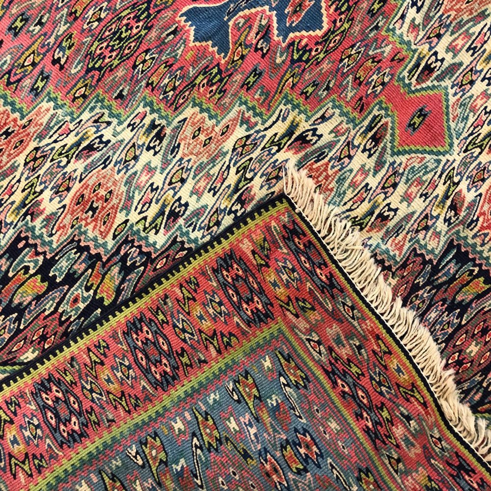Persian Rugs - Senneh Kelim - 5'7"x 7'7" - Flatwoven rug - Handmade Rugs - Vintage Rugs-Oriental Rug Exchange