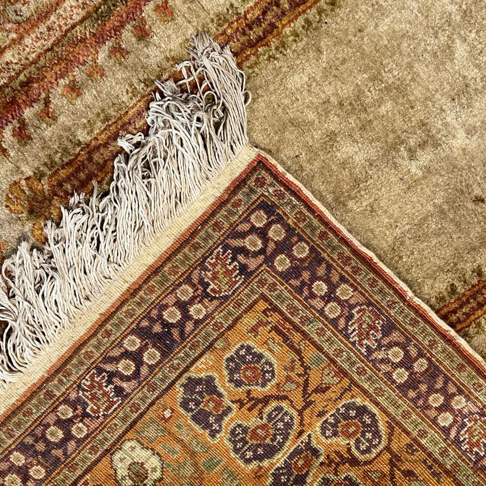 Turkish Ghiordes Prayer Rug 3'11" x 5'9" - Antique Rugs - Back