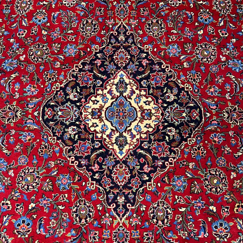 Kashan Persian Rug - 6'10" x 10'3" | Vintage Rug