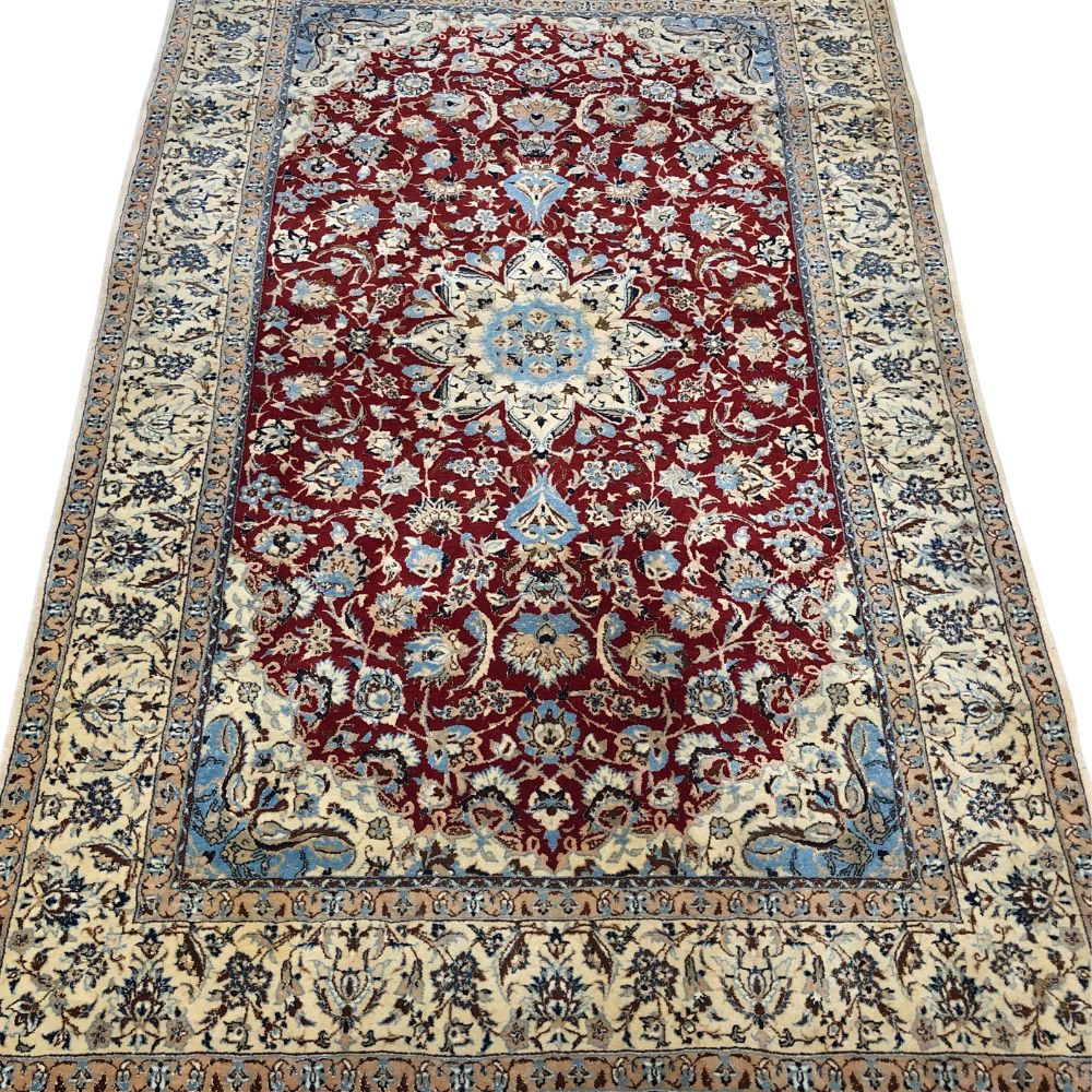 Persian Rug - Nain Wool & Silk 4' x 6'4" - Vintage Rug