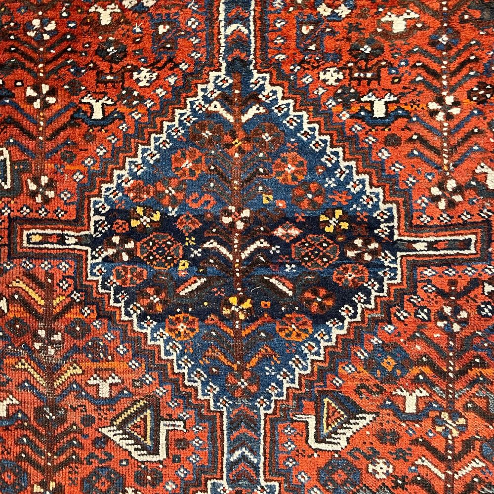 Persian Rug - Qashqai 5'1" x 6'4" - Handmade Persian Rugs - Medallion
