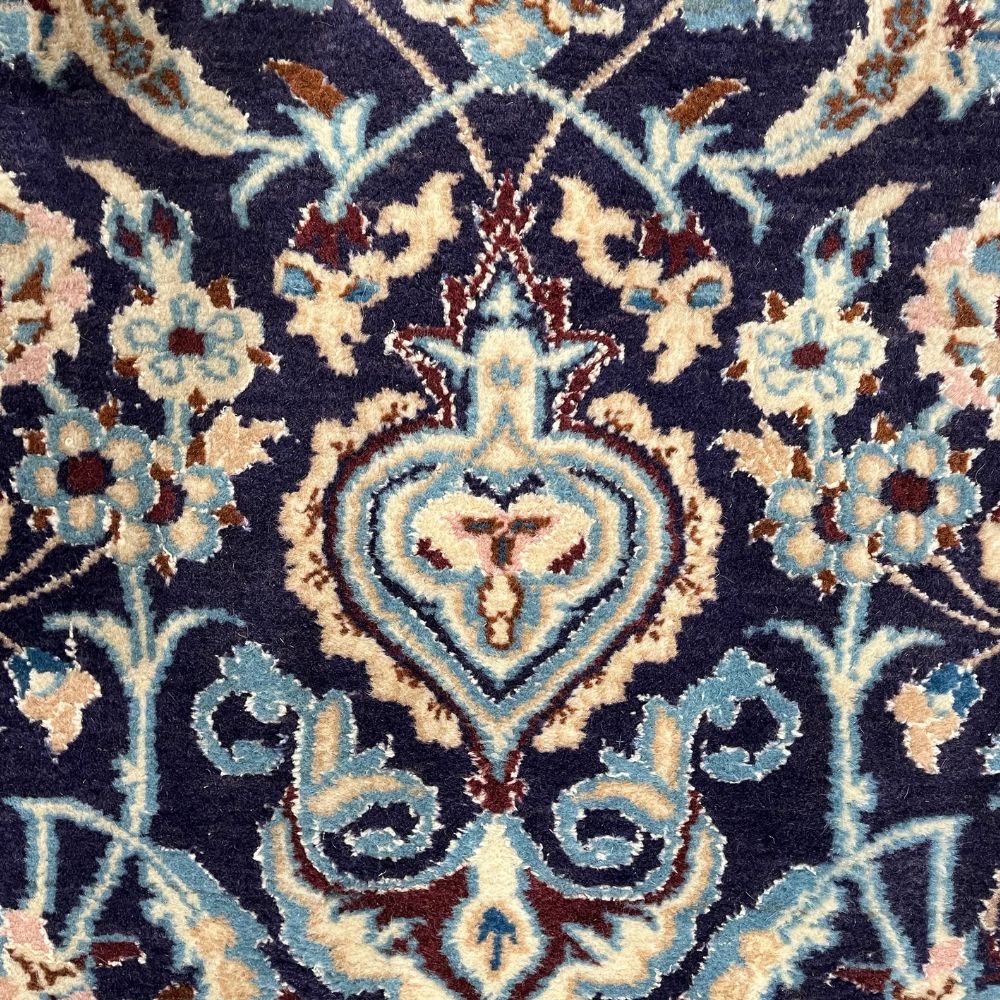Persian Rug - Nain Wool & Silk  6'5" x 9'8" - Motif