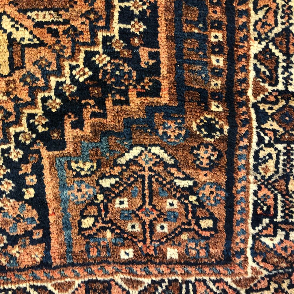 Persian Rugs - Qashqai 3'6"x4'11" - Antique Rugs - Oriental Rug Exchange -Corner