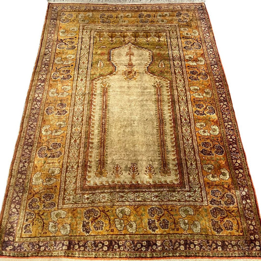 Turkish Ghiordes Prayer Rug 3'11" x 5'9" - Antique Rugs
